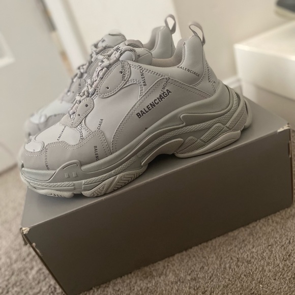 COPY - Balenciaga triple s - Picture 2 of 6